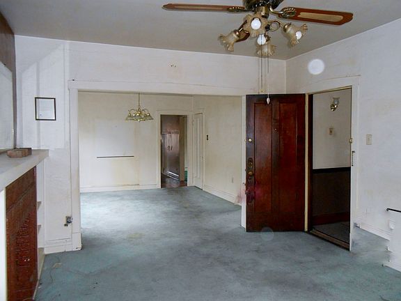 4th image of 6648 Diversey Ave