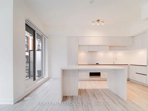 11 David Eyer Rd #1508, Richmond Hill, ON L4S 0N3
