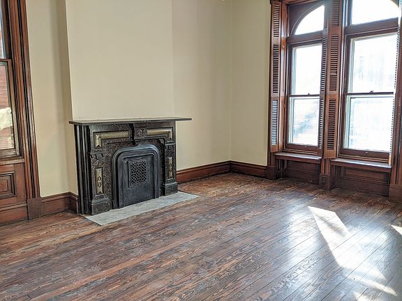 3rd image of 3141 Shenandoah Ave