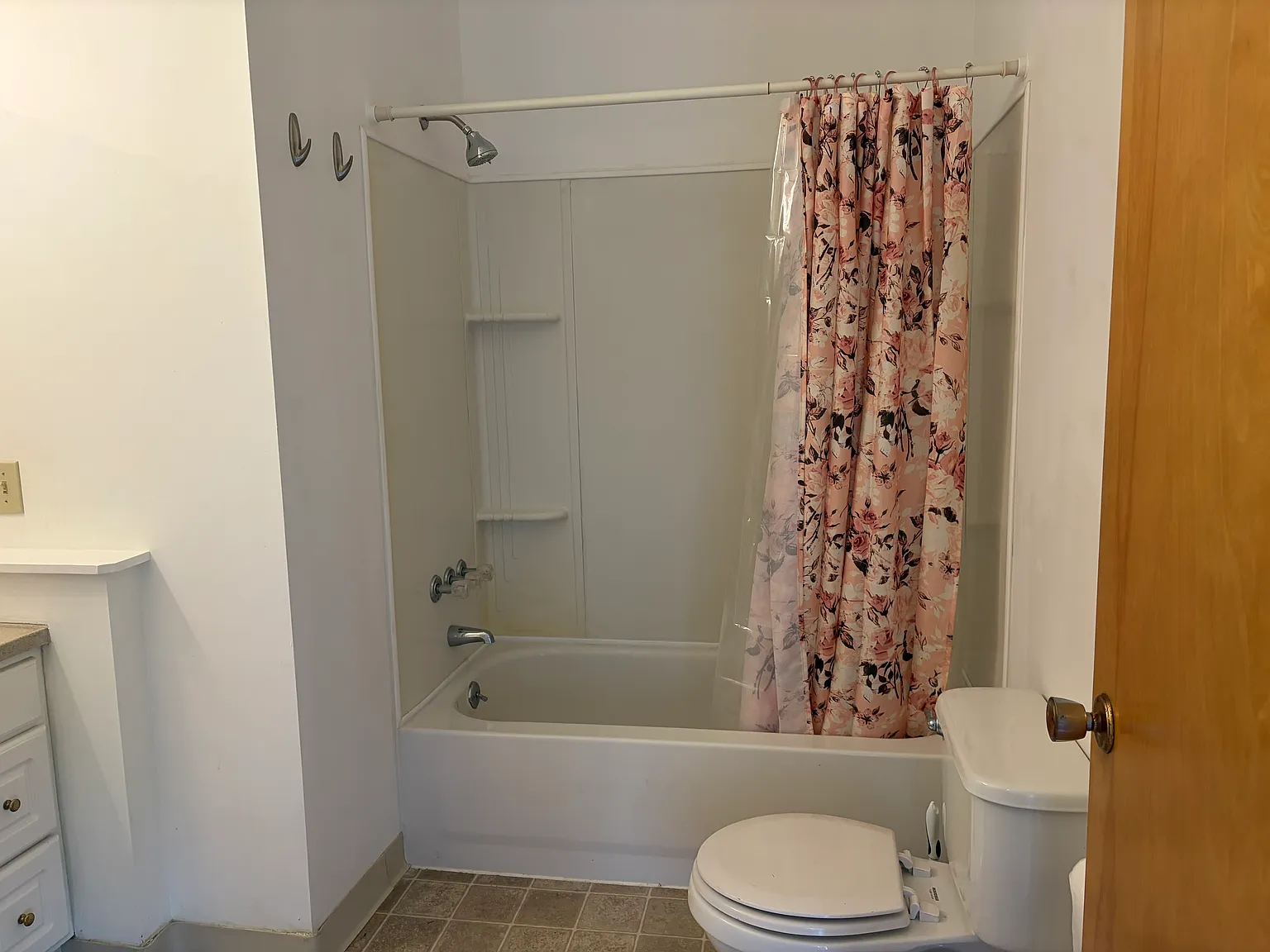 1 bed, 700 sqft, $1,399 — Photo 3