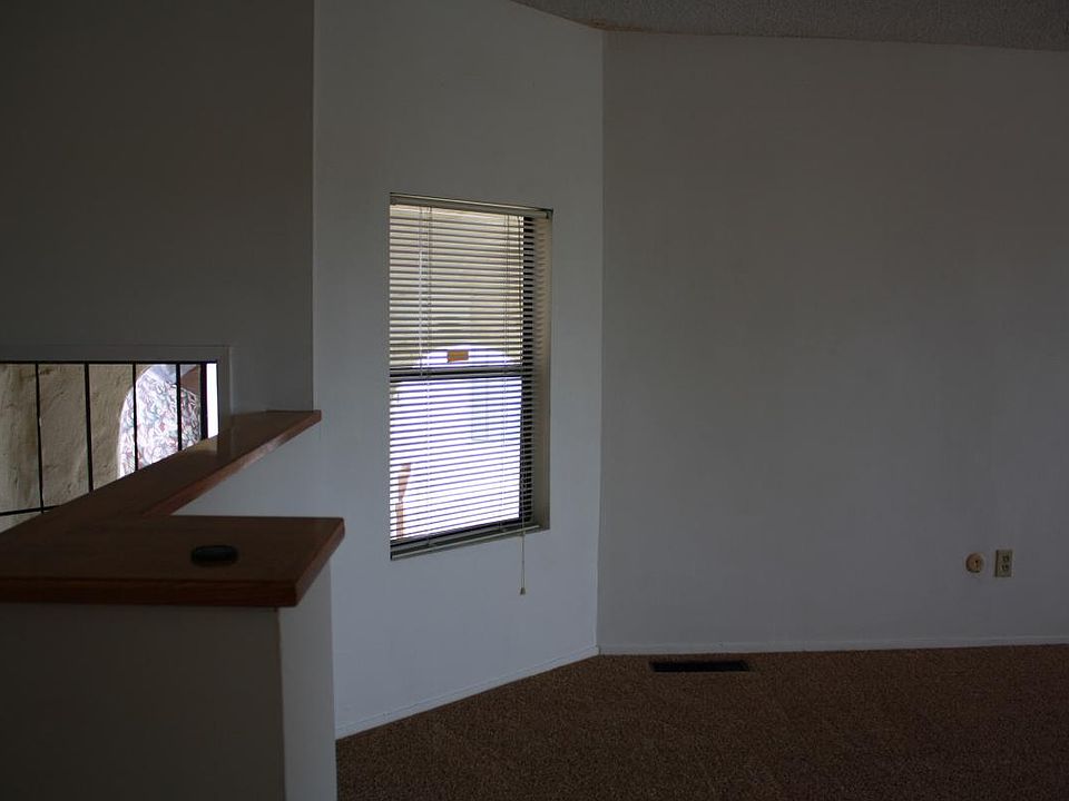 2nd image of 2512 Glebe Rd