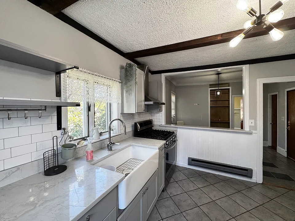 203 3rd St