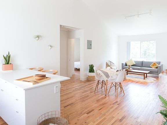 4th image of 2703 Bellevue Ave APT 1