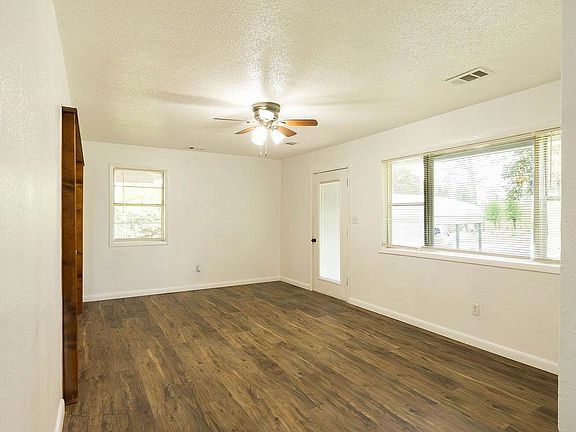 5th image of 409 S 2nd St