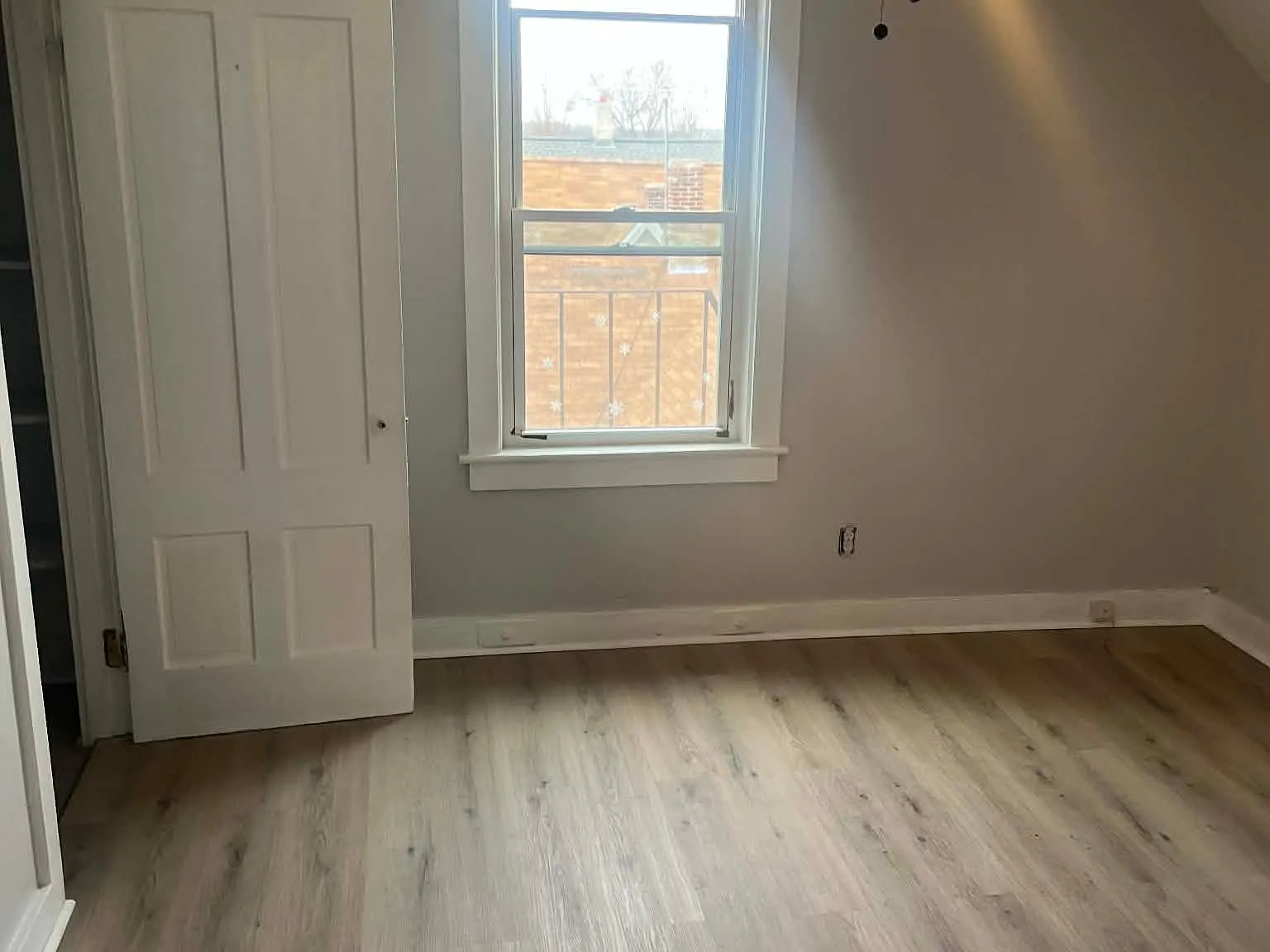 Spacious 3-Bedroom 2nd Floor Apartment - Wilson Ave, Woonsocket, RI 3bed 1bath — Photo 4