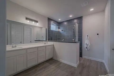106 Valencia — Photo 10