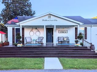 126 W Creepers Way, Damascus, VA 24236