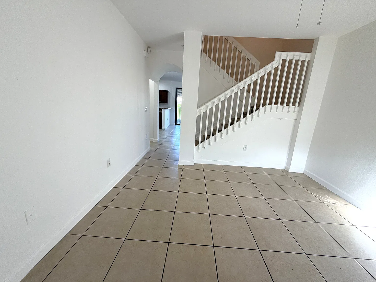 Stunning 3BR/2.5BA Townhome | Garage + Resort-Style Amenities | Prime Location — Photo 3