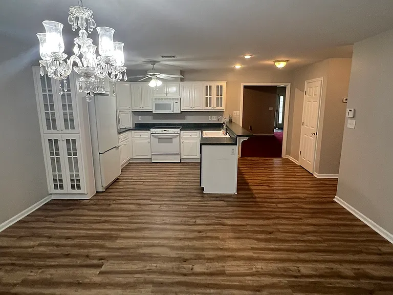Kitchen and dinng space