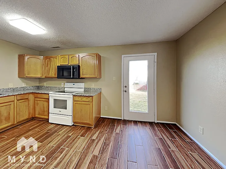 9526 W Lantern Ln — Photo 7