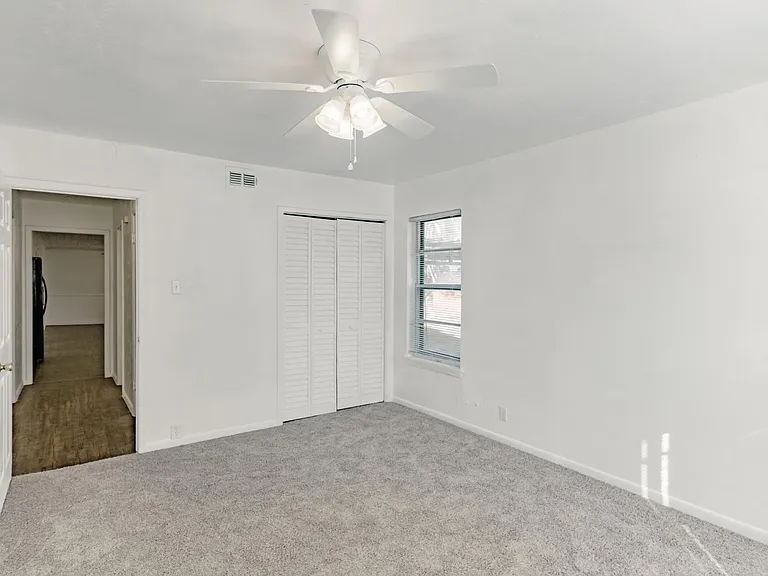 5821 Circular Dr — Photo 8