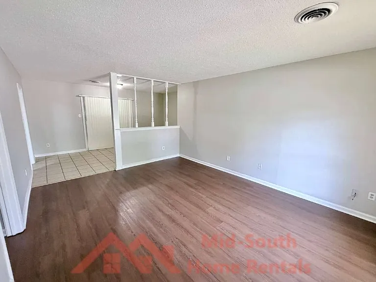 4147 Hallview Dr — Photo 3