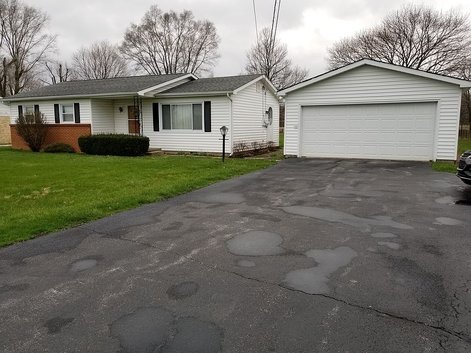Front view of house/garage