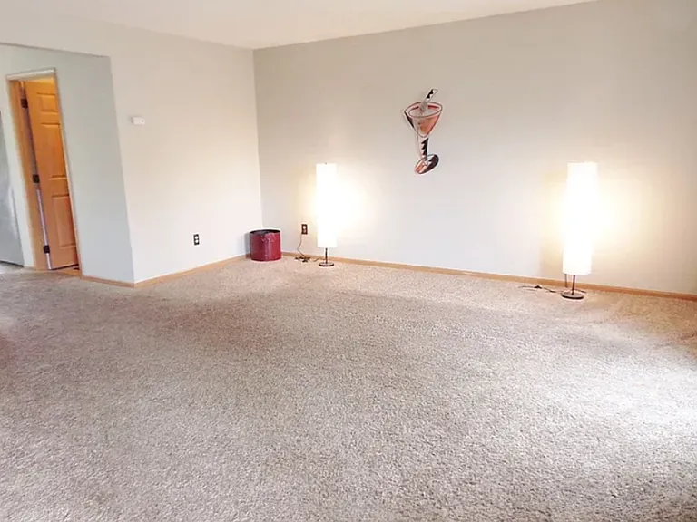 522 Thistleview Dr — Photo 4