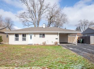 122 Green Ln, Carpentersville, IL 60110