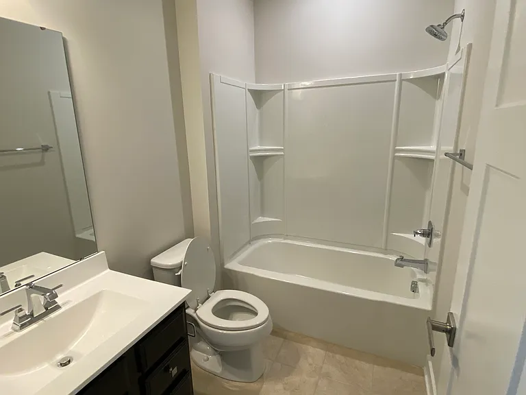 3rd floor guest bathroom