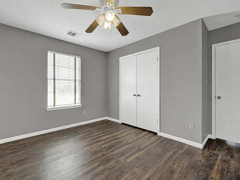 400 Summer Dr — Photo 28