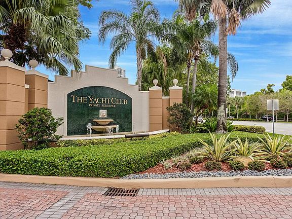 3rd image of 19501 E Country Club Dr #1