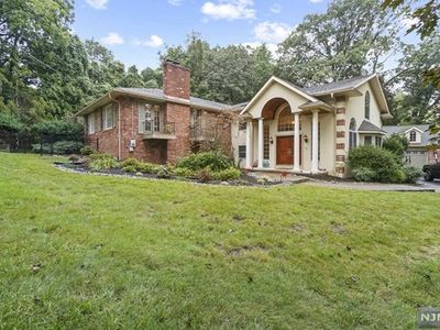 571 Knollwood Rd, Ridgewood, NJ, 07450
