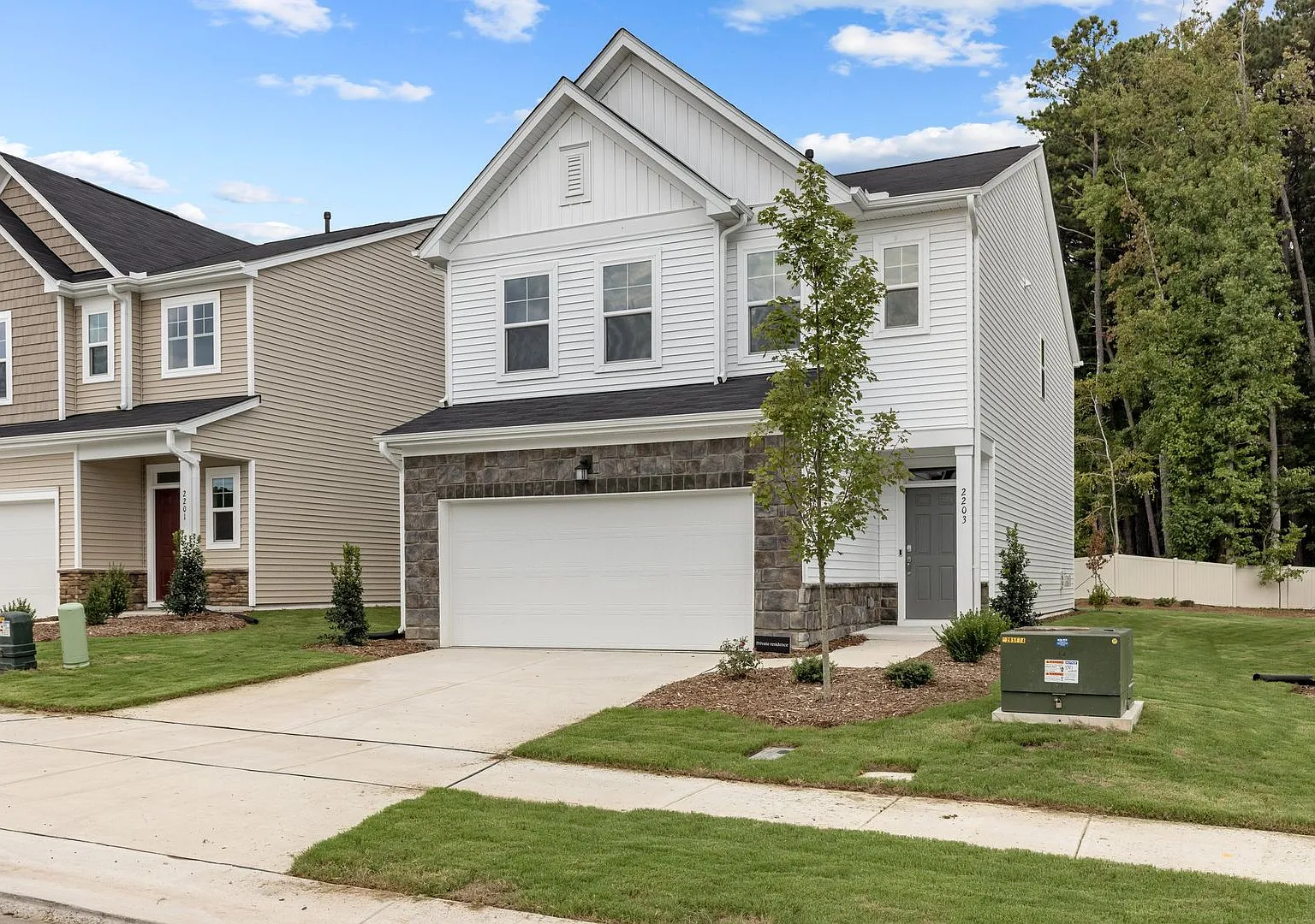 Gorgeous New Construction, 3 Bed, 2-Car Garage, Premium Finishes, SS Appliances, Gas Range, Free ... — Photo 1