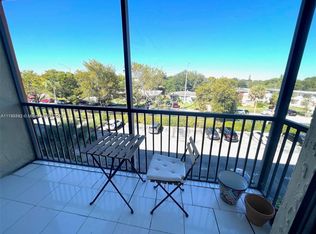 16950 W Dixie Hwy #A427, North Miami Beach, FL 33160