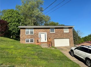 110 Scenic Dr, Follansbee, WV 26037