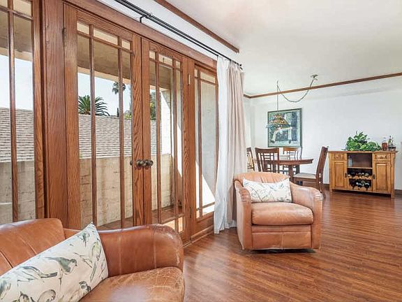 3rd image of 2260 N Cahuenga Blvd APT 308