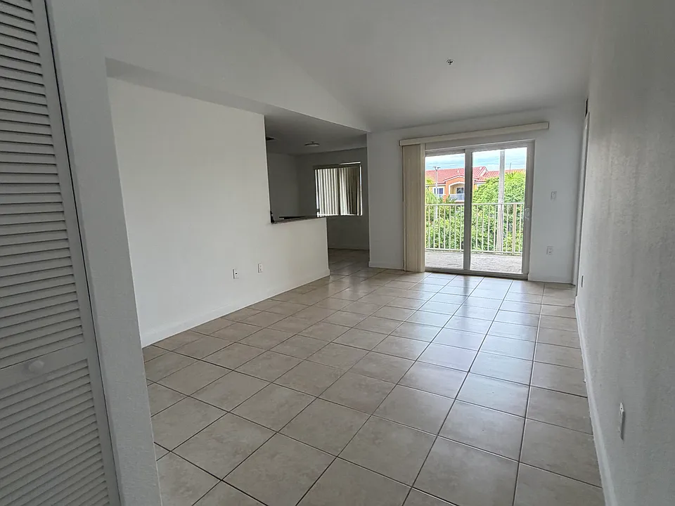 21050 SW 87th Ave #303