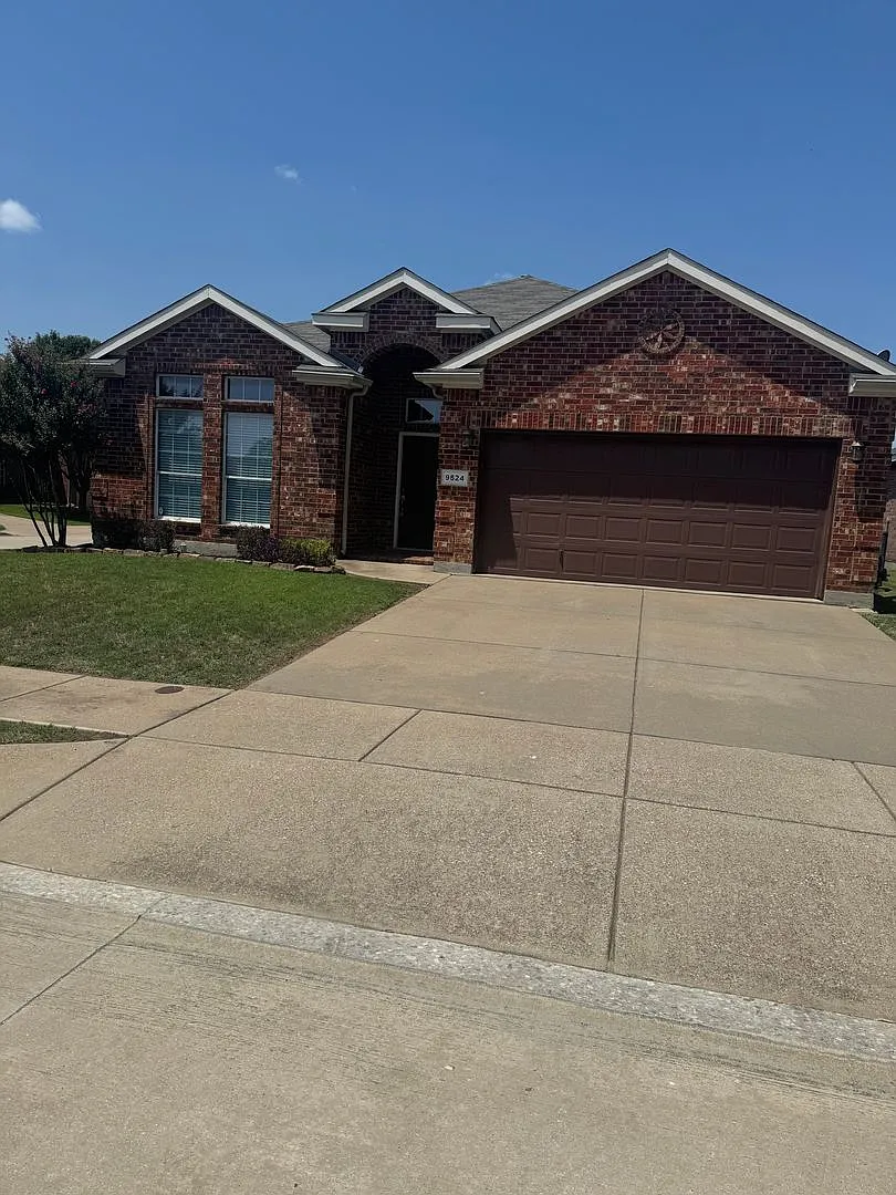 9524 Navarro Street — Photo 3