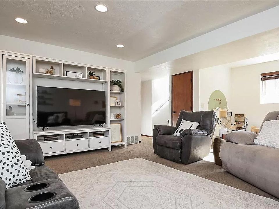 1st image of 2721 Magnolia Ct