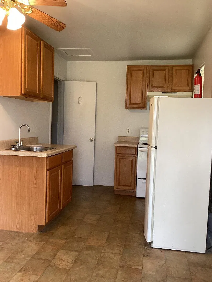 Studio, 250 sqft, $700 — Photo 3