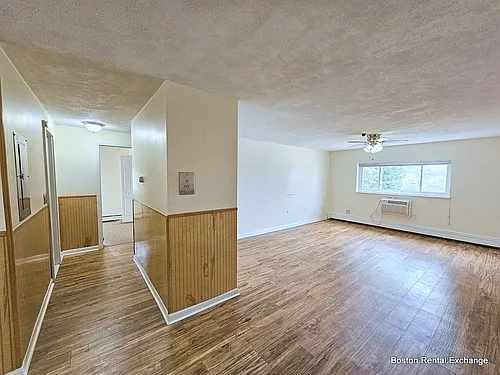 Beautiful Sunny Modern Renovated 2 Bed! Heat & Pkg Incl! Cat Ok! At Malden, Ma — Photo 3