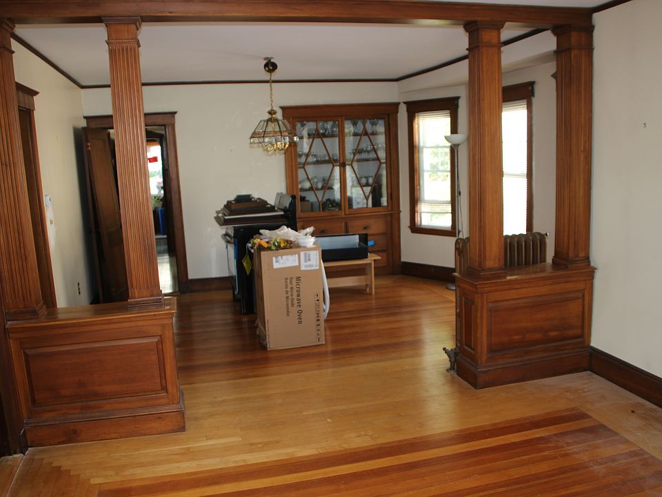 2nd image of 377 Fellsway W