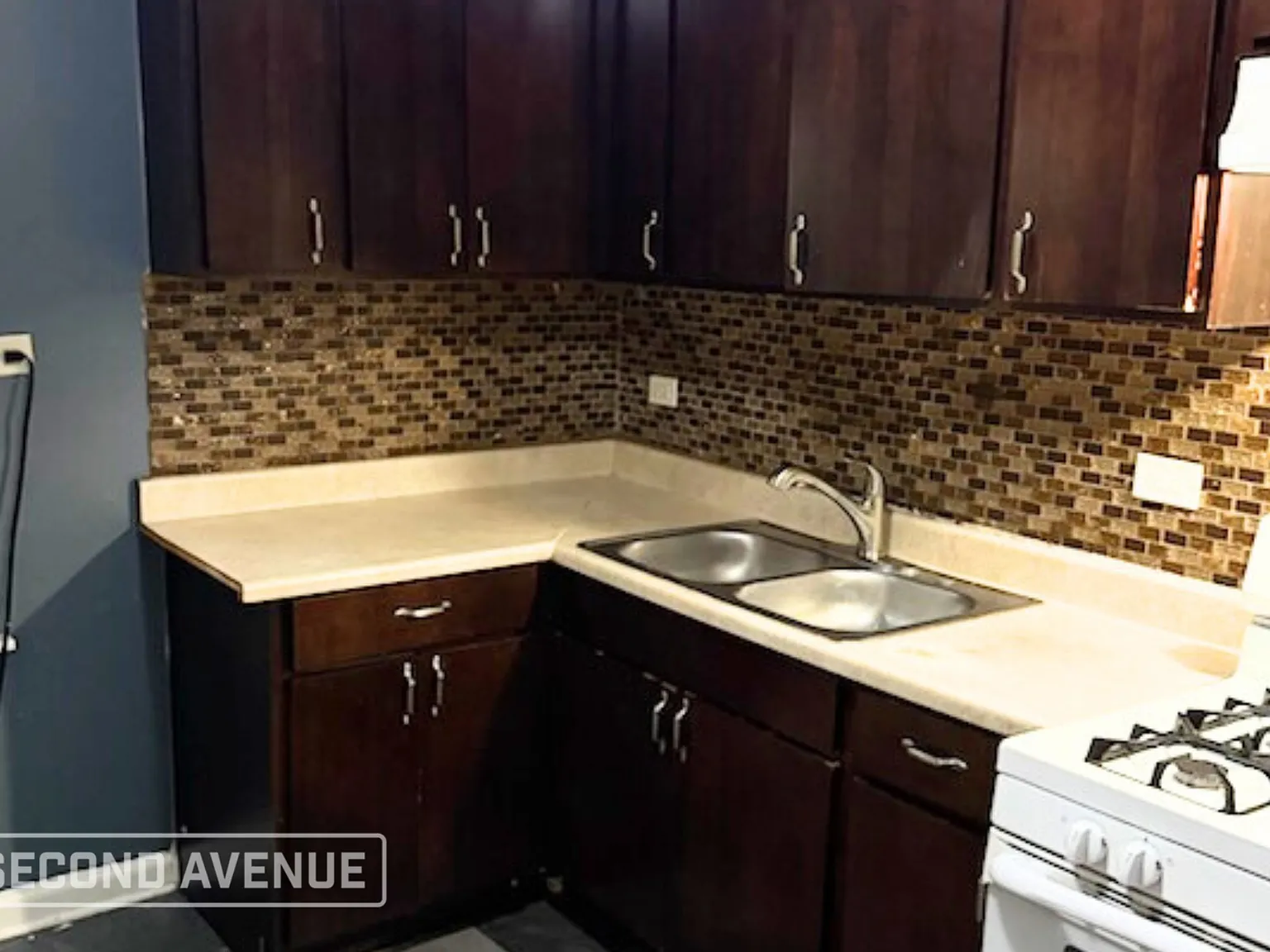 3 bed, 1.5 bath, 1400 sqft, $1,849 — Photo 2