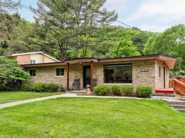 199 Grand Ave, Grand Haven, MI 49417