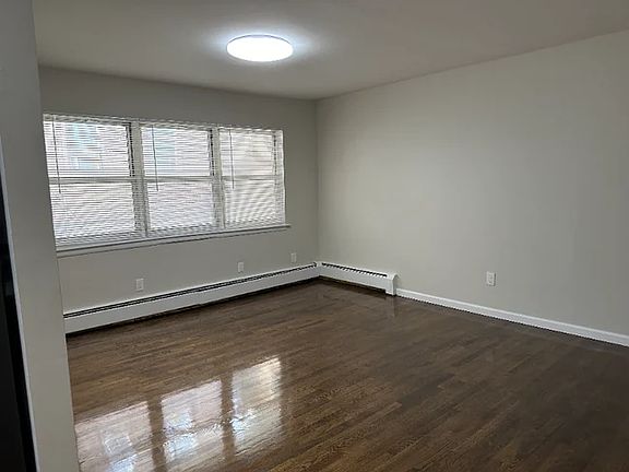4th image of 223 50th St APT 1A