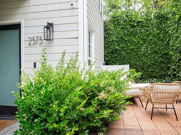 2nd image of 2573 N Beachwood Dr