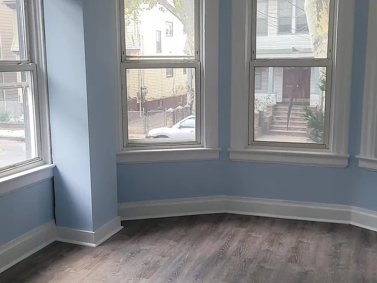 170 Linden Ave #2 — Photo 5