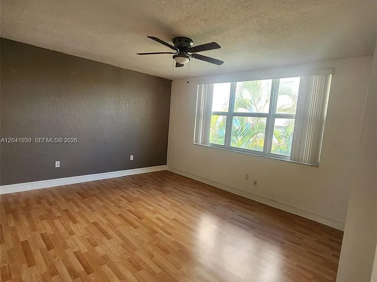 1080 99th St #221 — Photo 15