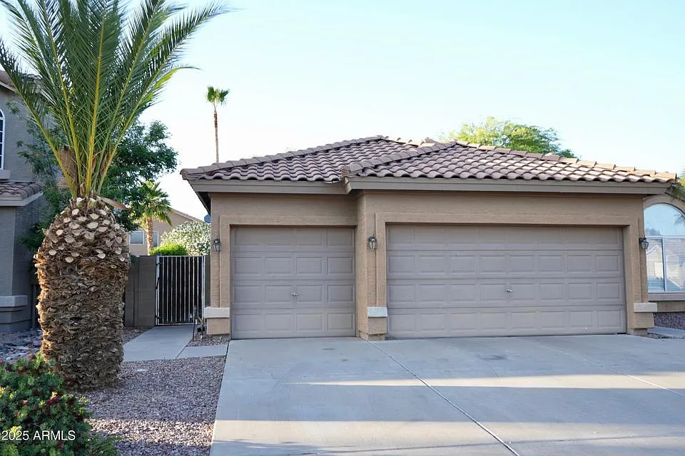 4 bed, 2089 sqft, $2,550 — Photo 1