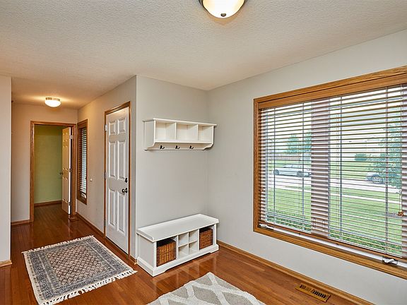 3rd image of 9383 Wilson St