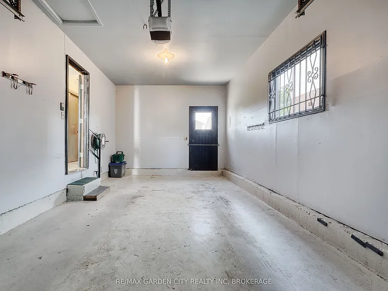 7740 Chorozy St — Photo 29