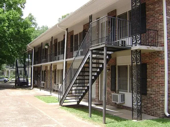 604 N Wood Ave APT 1-10, Florence, AL 35630