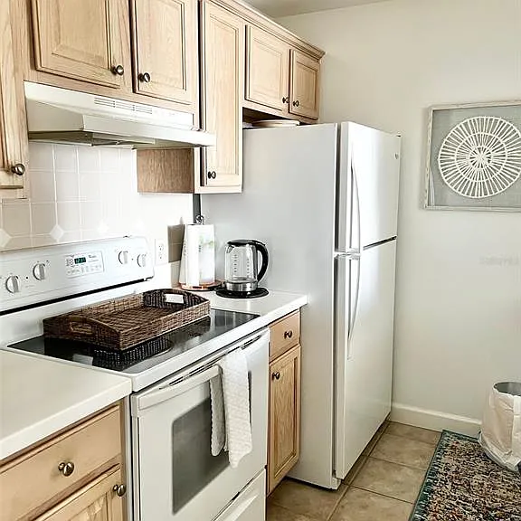 750 N Tamiami Trl #708 — Photo 5