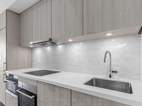 5th image of 15 Queens Quay E #1901