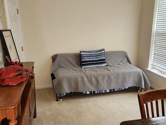 4th image of 101 Sailors Ln #101