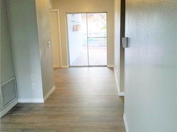 5th image of 2362 Valley Ave