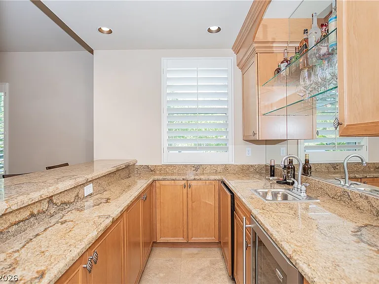 12097 Oakland Hills Dr — Photo 7