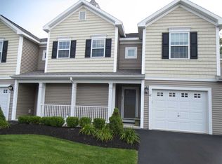 47 Governor Cir, Albany, NY 12208