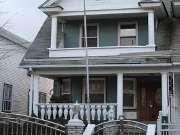 10520 88th St, Ozone Park, NY 11417